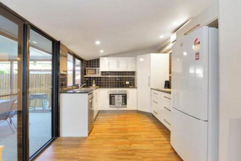 North Central Holiday Home - Accommodation QLD 4