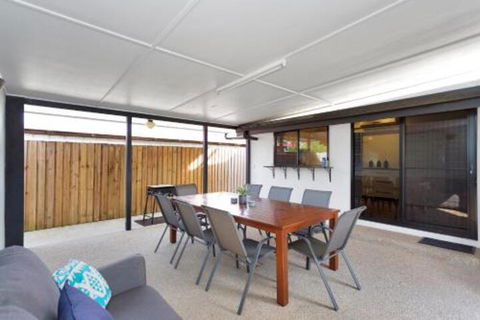 North Central Holiday Home - Accommodation QLD 2