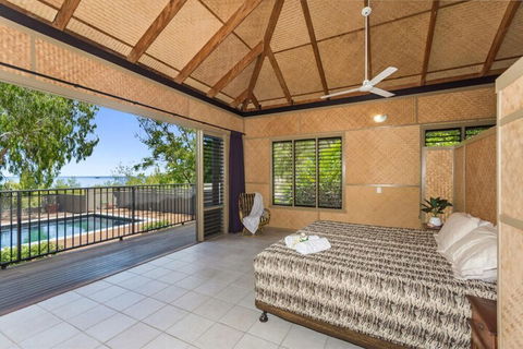 On The Beach - Accommodation QLD 7