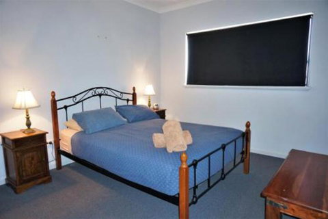 Ningaloo Breeze Villa 6 3 Bedroom Fully Self Contained Holiday Accommodation - Accommodation QLD 3