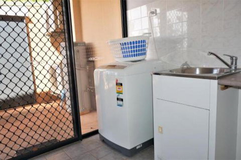 Ningaloo Breeze Villa 6 3 Bedroom Fully Self Contained Holiday Accommodation - Accommodation QLD 5