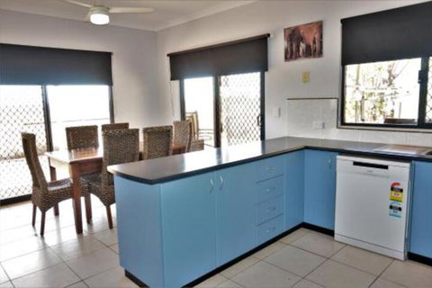 Ningaloo Breeze Villa 6 3 Bedroom Fully Self Contained Holiday Accommodation - Accommodation QLD 4