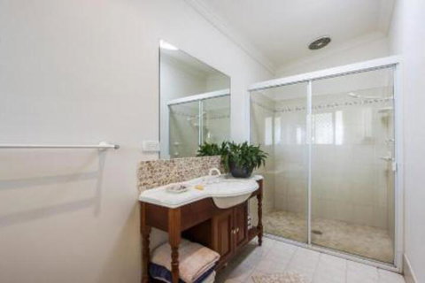 Pelicans Rest - Accommodation QLD 6