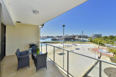 Oceanic Apartment - Accommodation QLD 4
