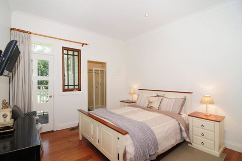 Rivermist Luxury 6 Bedrooms & 6 Bathrooms! - Accommodation QLD 2