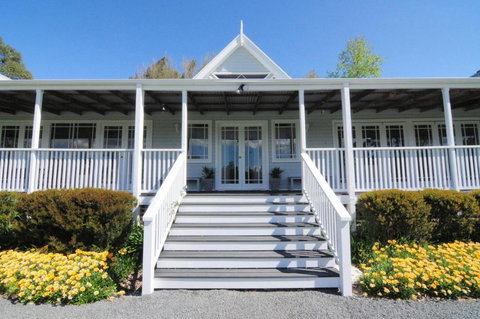 Rivermist Luxury 6 Bedrooms & 6 Bathrooms! - Accommodation QLD 3