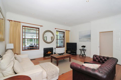 Rivermist Luxury 6 Bedrooms & 6 Bathrooms! - Accommodation QLD 5