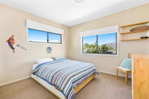 Elliston At Corporate Boardies. - Accommodation QLD 7