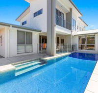 Elliston at Corporate Boardies. - Accommodation QLD