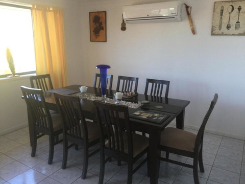 Orana Beach Holiday Home At Boat Habour - Accommodation QLD 3