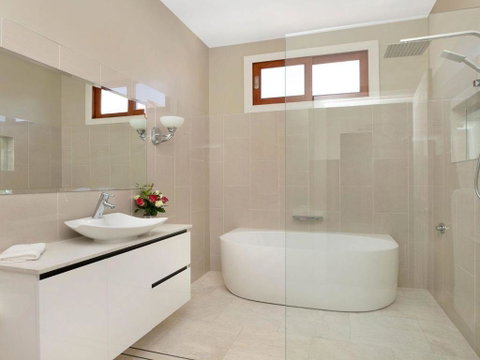 Advilla Stylish Charming & Central Location - Accommodation QLD 2