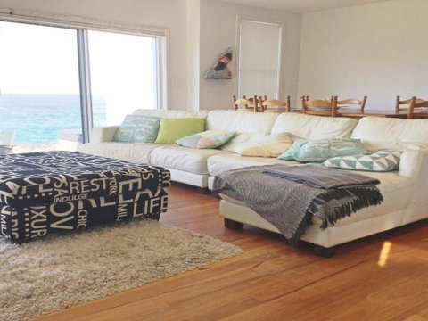 Aqua Views Over Jones Beach - Accommodation QLD 3