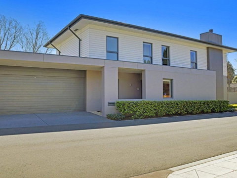 Arum 4 Heritage Park Contemporary & Timeless - Accommodation QLD 7