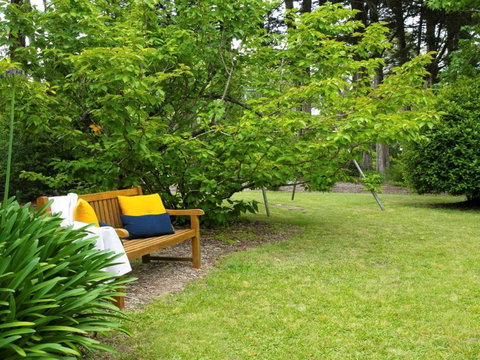 Canary Cottage Fresh Clean Simple & Comfortable - Accommodation QLD 2