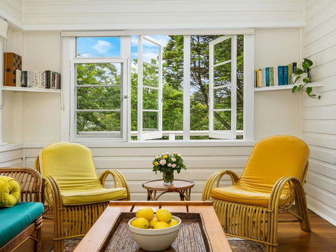 Canary Cottage Fresh Clean Simple & Comfortable - Accommodation QLD 6