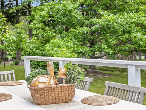 Canary Cottage Fresh Clean Simple & Comfortable - Accommodation QLD 1