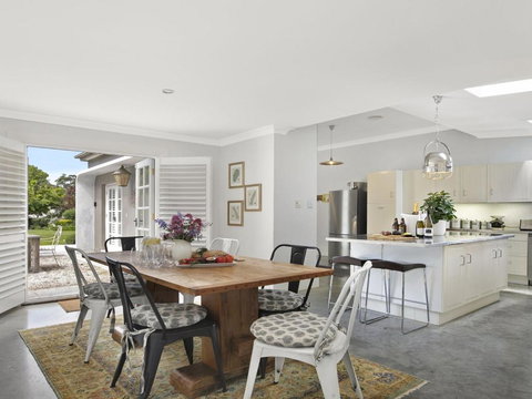 Nattai Lodge House & Cottage In Beautiful Garden - Accommodation QLD 7