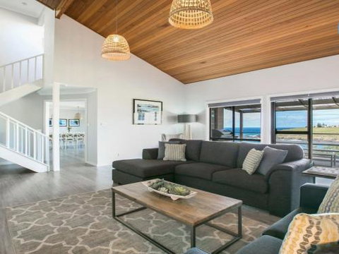 Ohana Oasis Front Row To Reserve Beach & Ocean - Accommodation QLD 6