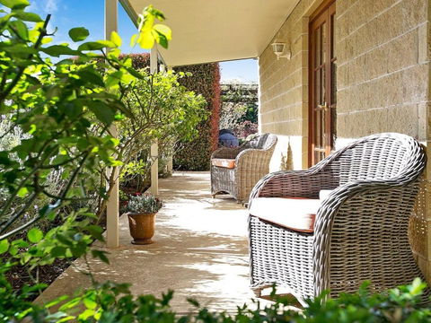 Sinden Park Garden Swimming Pool Rural Vistas - Accommodation QLD 2