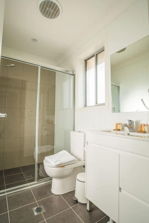 Peaceful 2kingbed Rootyhill Townhouse Near Station - Accommodation QLD 1