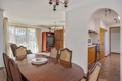 Foreshore Beach House Ideal Family Spot - Accommodation QLD 4