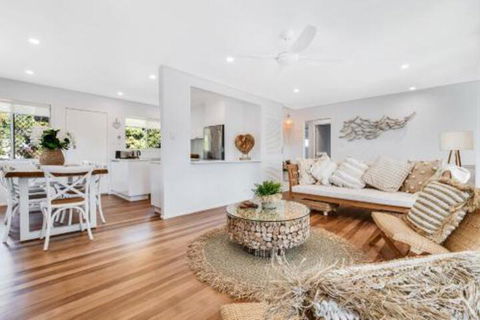 ROSIES BACH - Accommodation QLD 0