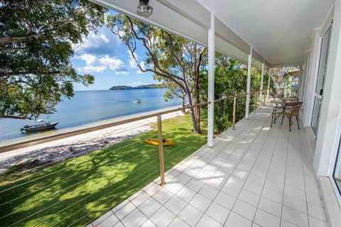 A Foreshore Salamander Bay - Accommodation QLD 3