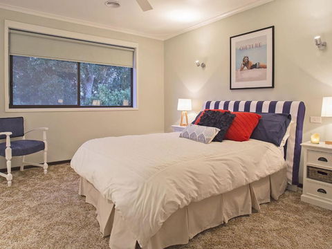 ROANJOKA DROMANA.... - Accommodation QLD 6