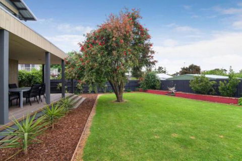 PIER 55 DROMANA... - Accommodation QLD 2