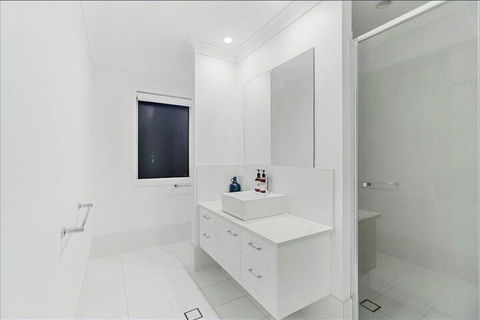 THE BEACH OASIS At 360 - Accommodation QLD 4