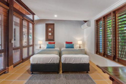 Luxurious Sala Private Beachfront Escape - Accommodation QLD 7