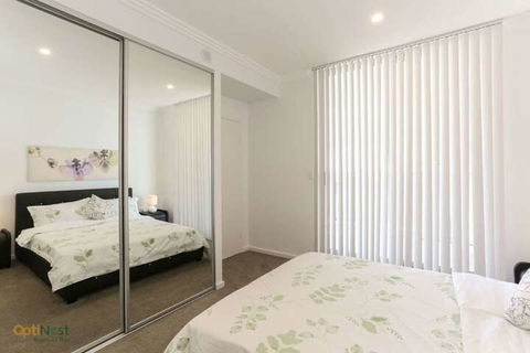 Modern, Spacious Apt@liverpool With Incredible Views - Accommodation QLD 5