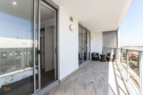 Modern, Spacious Apt@liverpool With Incredible Views - Accommodation QLD 7