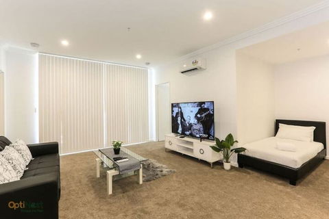 Modern, Spacious Apt@liverpool With Incredible Views - Accommodation QLD 2