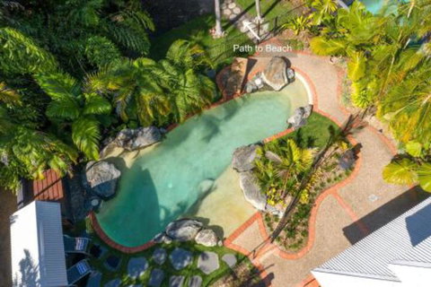 Sala On The Beach Luxury Beachfront House - Accommodation QLD 2
