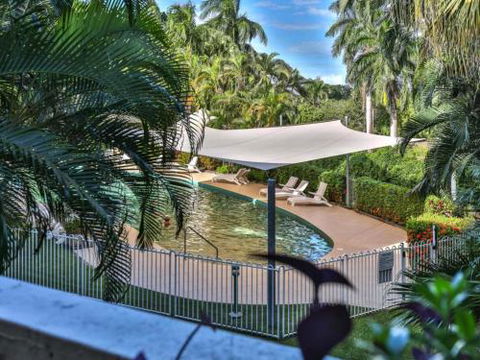 RED COWRIE 321atPALM COVE - Accommodation QLD 4