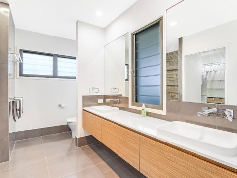 WATERFRONT HOME BORDERING MOOLOOLABA - Accommodation QLD 1