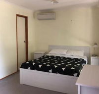 Self contained studio - Accommodation QLD
