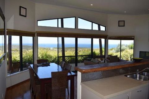 Redgate Beach Escape - Accommodation QLD 3
