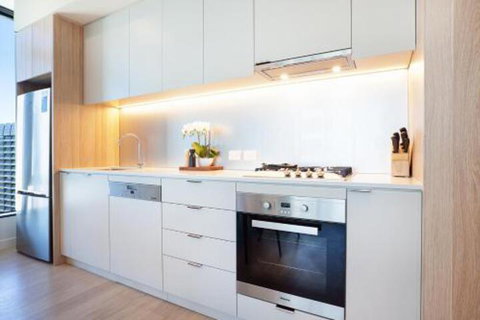 CITY HIGH Hosted By: LAbode Accommodation - Accommodation QLD 3