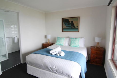 DOLPHIN LOOKOUT COTTAGE Amazing Views Of The Bay Of Fires - Accommodation QLD 2