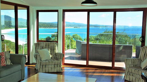 DOLPHIN LOOKOUT COTTAGE Amazing Views Of The Bay Of Fires - Accommodation QLD 3