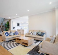 Lux Style 4BR Townhouseashwood - Accommodation QLD