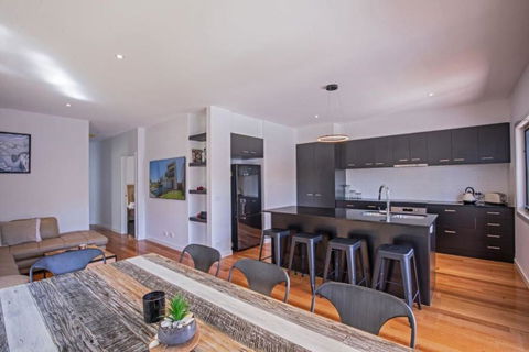 Seagrove Retreat Cowes - Accommodation QLD 6