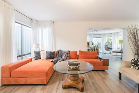 ULTRA SPACIOUS STYLISH HOME In PRESTONS SYDNEY - Accommodation QLD 0