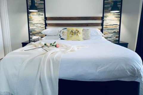 The Silvermoon Villa Private Villa - Accommodation QLD 2