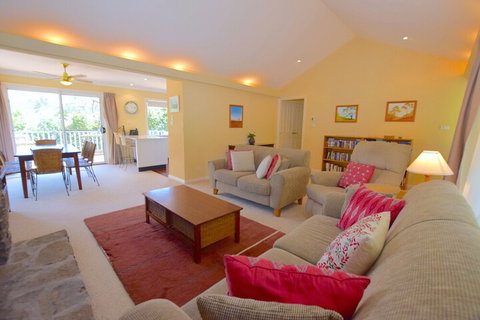 Rocky Mountain Cottage - Accommodation QLD 2