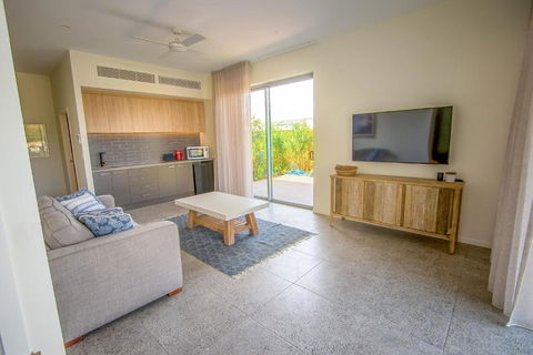 Dune Beachfront Apartments - Accommodation QLD 6