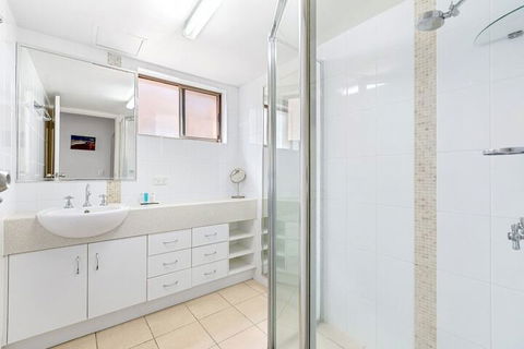 Tradewinds Apartment 3 - Accommodation QLD 2