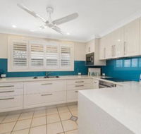 Burkeys 5 Main Street - Accommodation QLD
